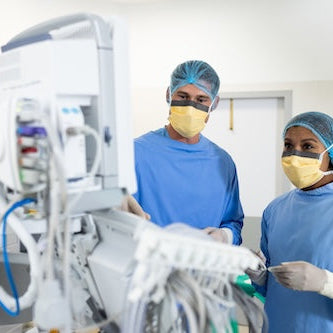 Why Top US Healthcare Providers Are Smartly Investing in Refurbished Medical Equipment
