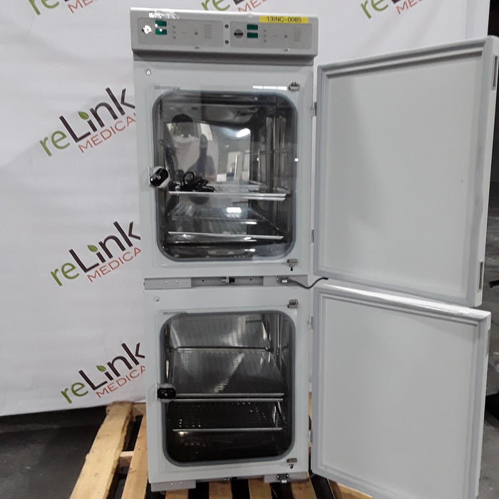 Nuaire NU-8700 CO2 Water Jacketed Incubator