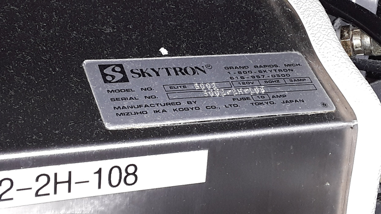 Skytron 6002 Surgical Table