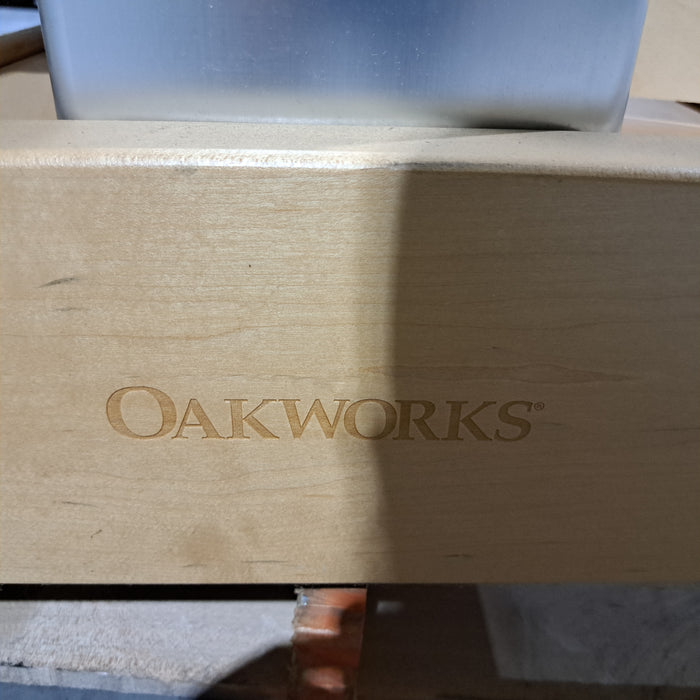 Oakworks Celesta Deluxe Power Spa Table