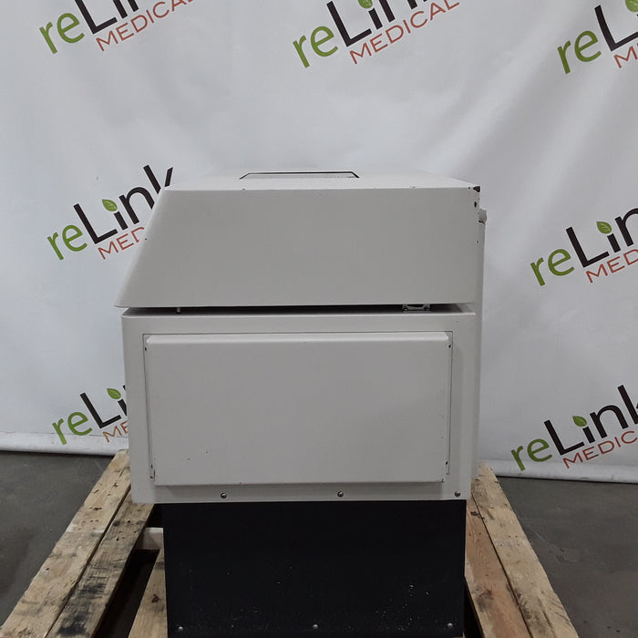 New Brunswick Scientific Innova 4335 Refrigerated Incubator Shaker