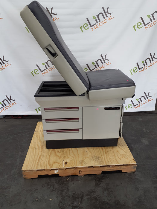 Midmark 404 Exam Table