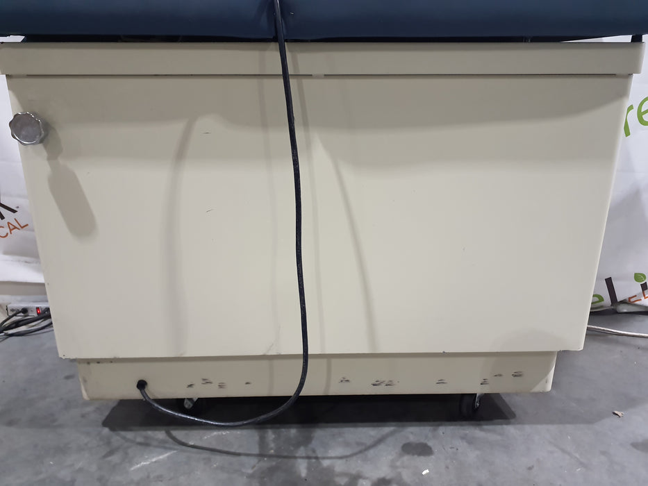 UMF Medical 5540 Exam Table