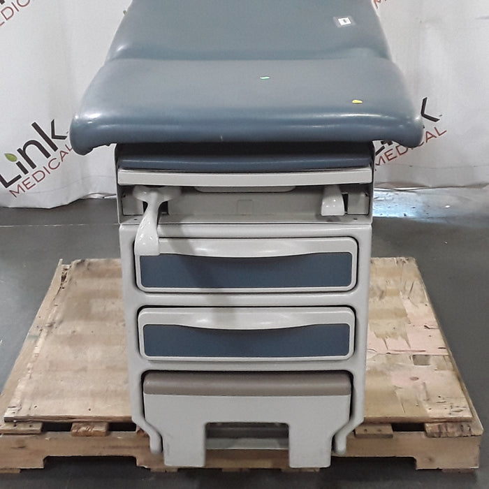 Midmark 204 Exam Table