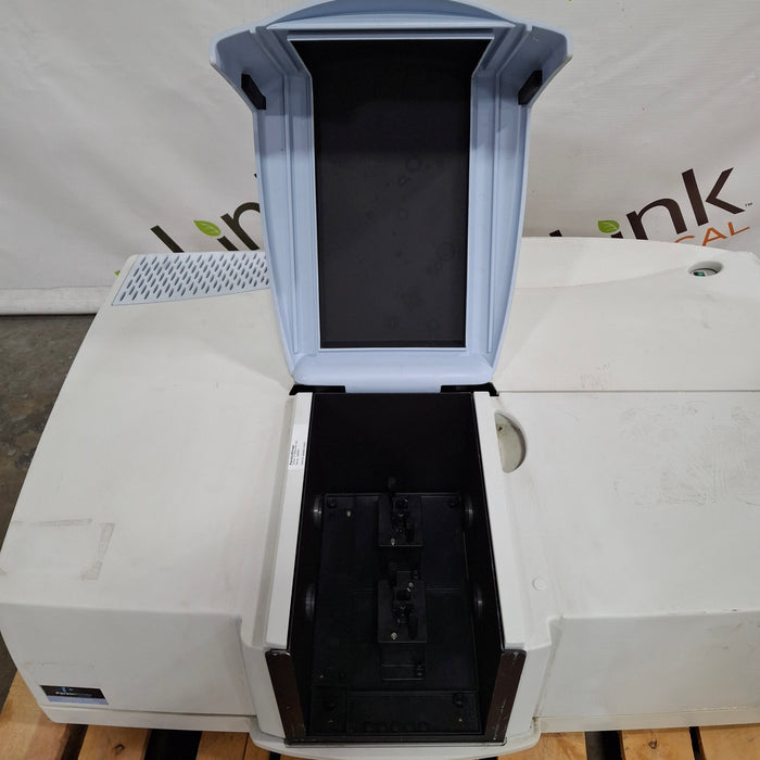 Perkin Elmer Lambda 650 UV/VIS Spectrometer