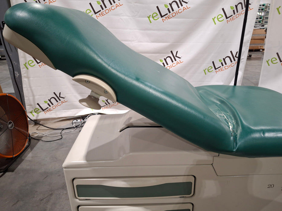 Midmark 204 Exam Table