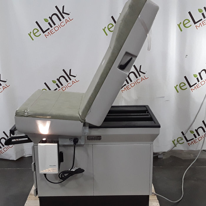 Midmark 404 Exam Table