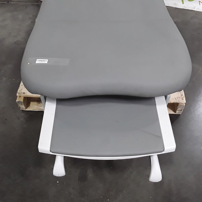 Midmark 625 Barrier-Free Power Exam Table