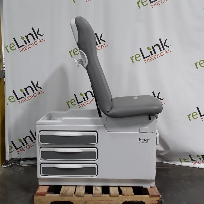 Midmark 204 Exam Table