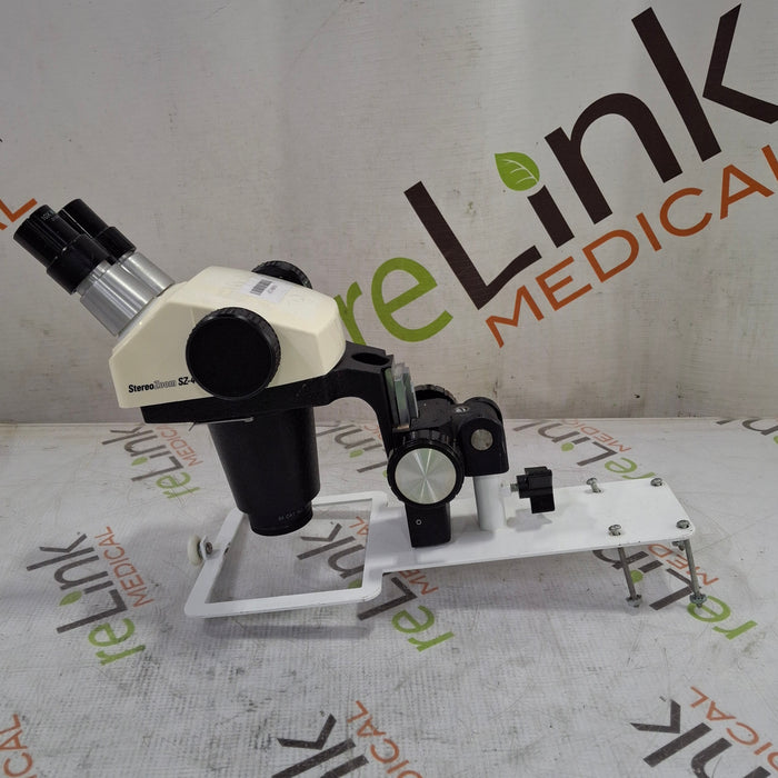 Leica SteroZoom 4 Binocular Stereozoom Microscope