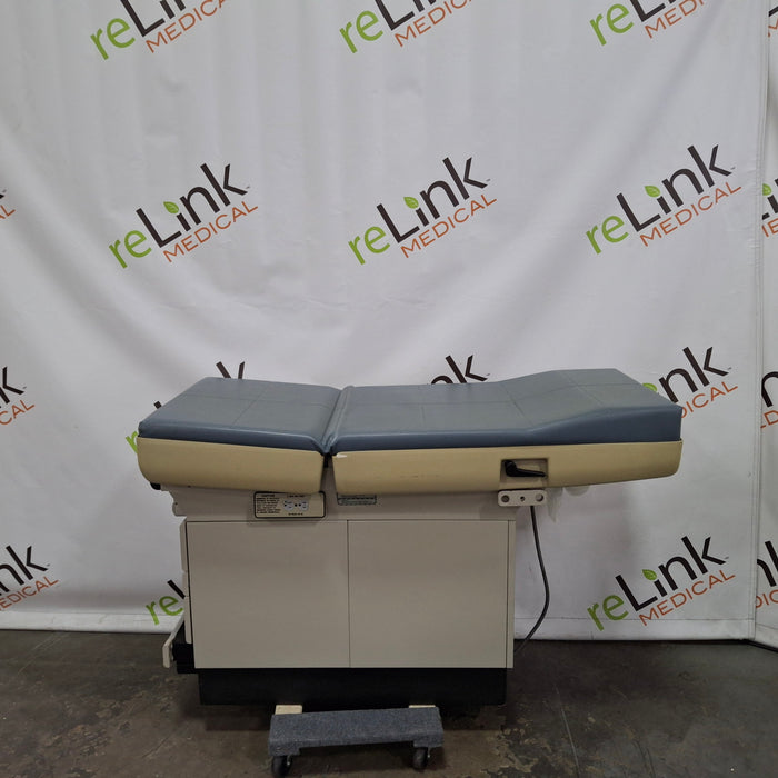 Midmark 404 Exam Table