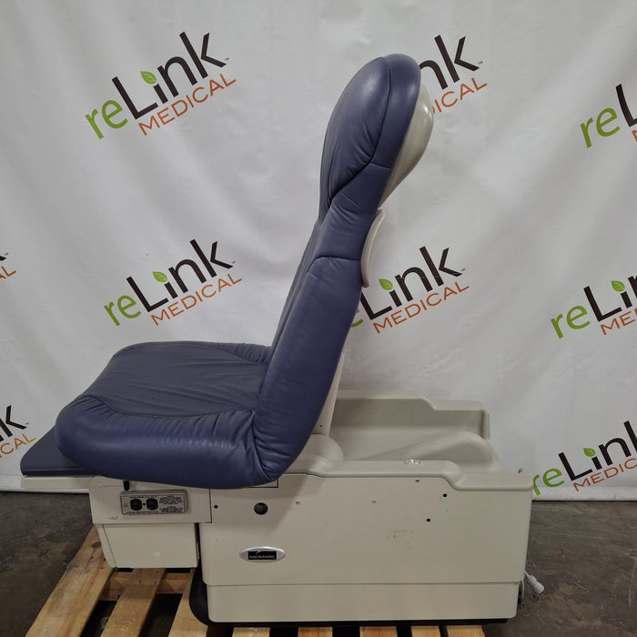 Midmark 623 Barrier Free Power Exam Table