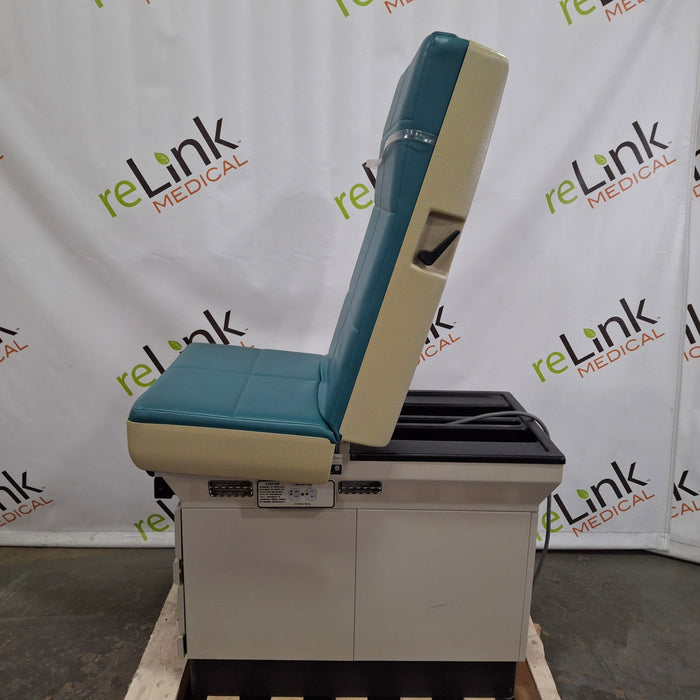 Midmark 404 Exam Table