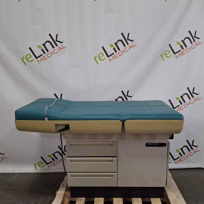 Midmark 404 Exam Table