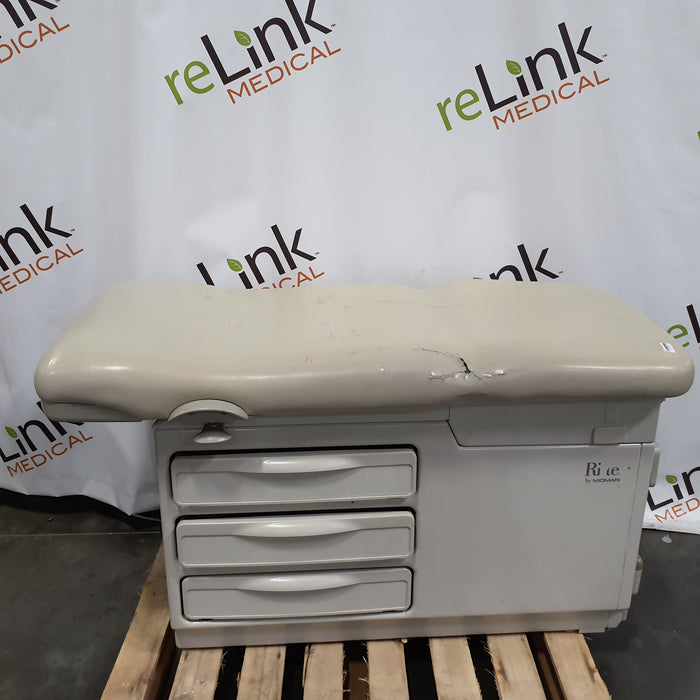 Midmark 204 Exam Table