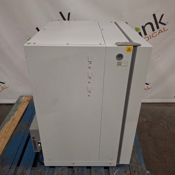 New Brunswick Scientific Galaxy 170 R CO2 Incubator