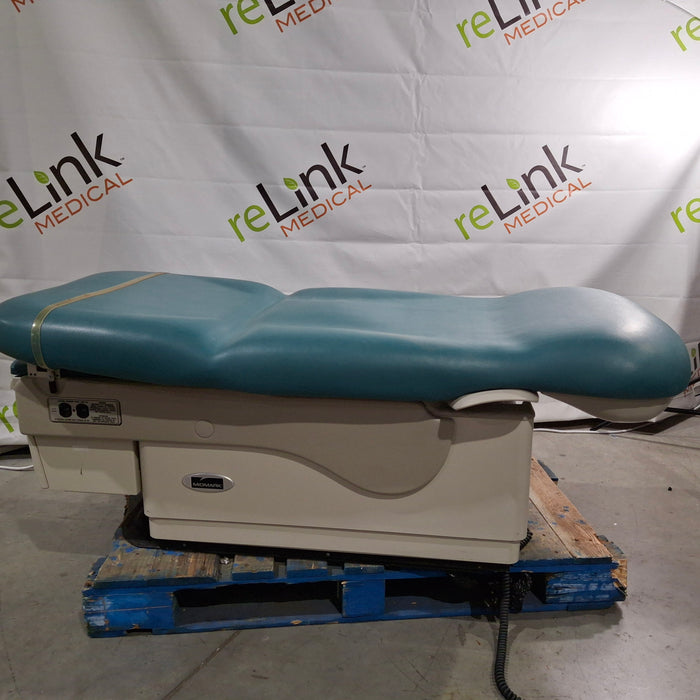 Midmark 623 Barrier Free Power Exam Table