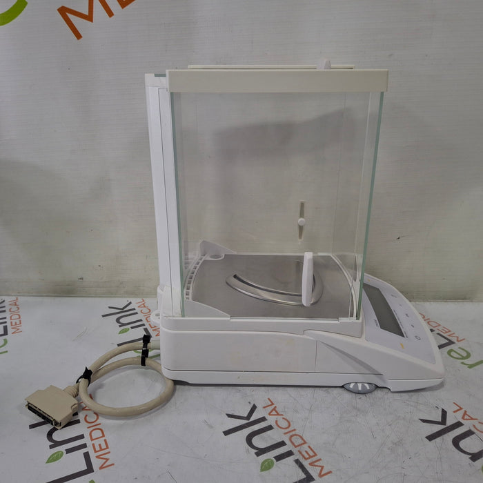 Sartorius Corporation CPA225D Digital Lab Balance Scale