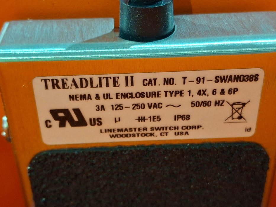 Linemaster Switch Corporation Treadlite II T-91-SWANO38S Footswitch