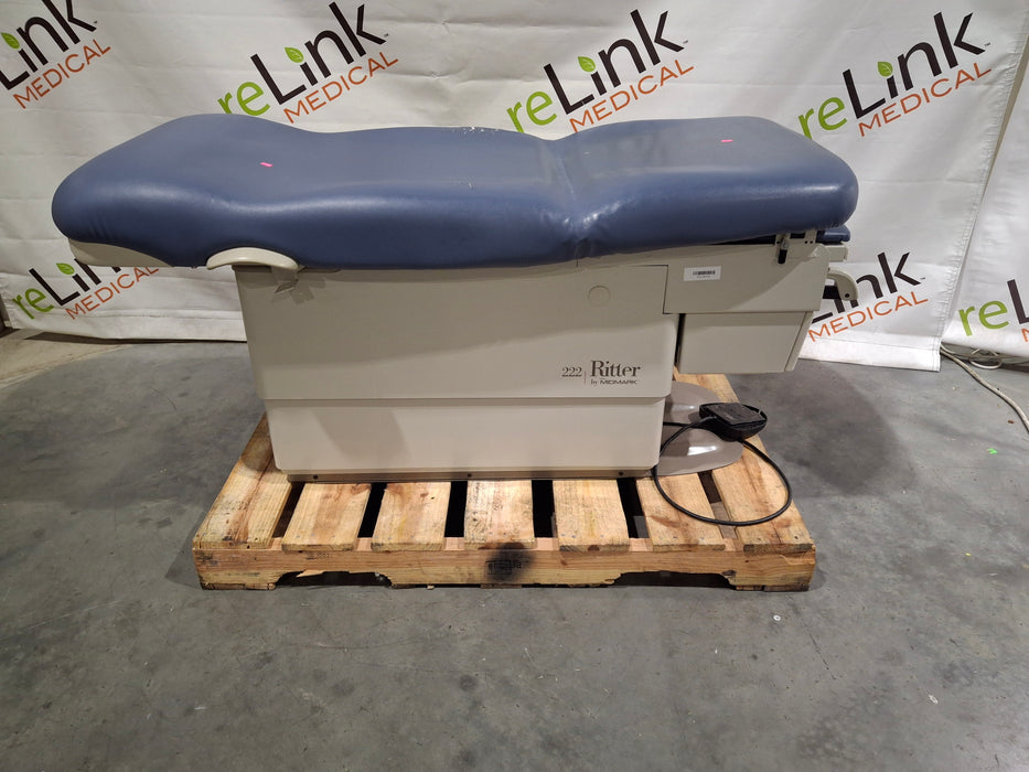 Midmark 222 Procedure Chair