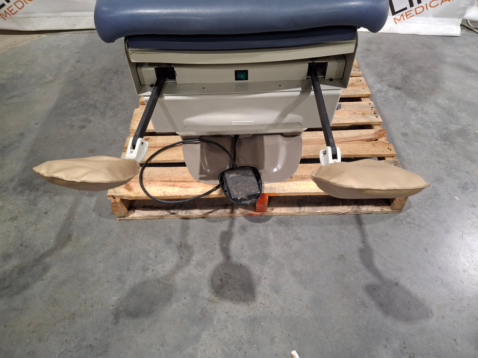 Midmark 222 Procedure Chair