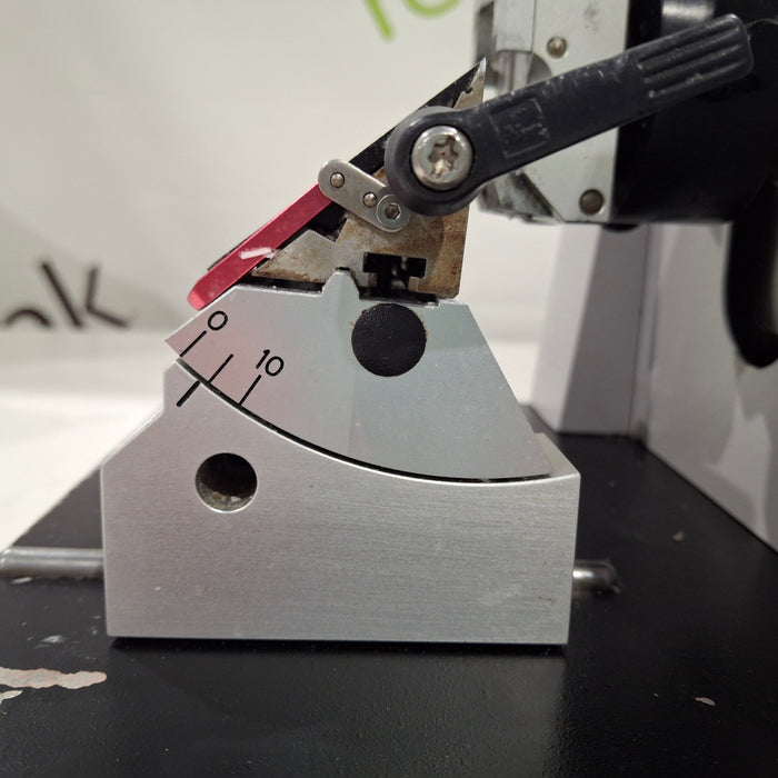 Leica 2030 Biocut Rotary Microtome