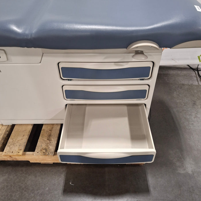 Midmark 204 Exam Table