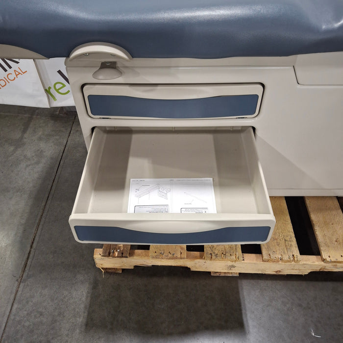 Midmark 204 Exam Table
