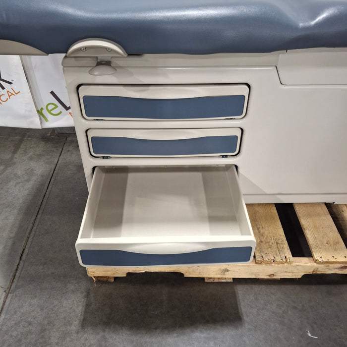 Midmark 204 Exam Table