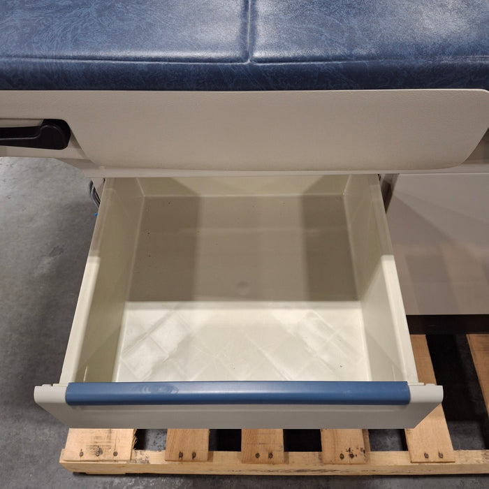 Midmark 404 Exam Table