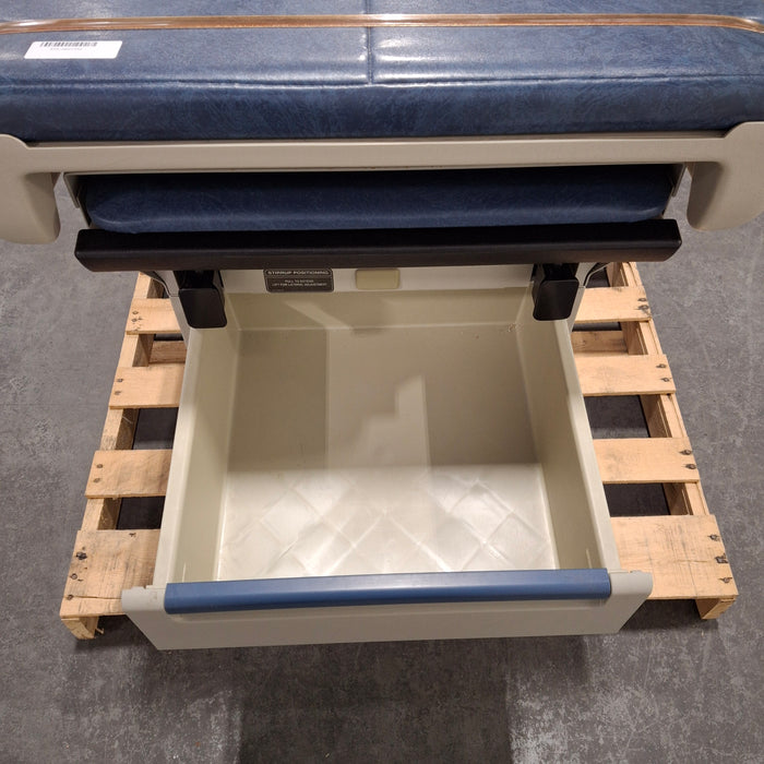 Midmark 404 Exam Table