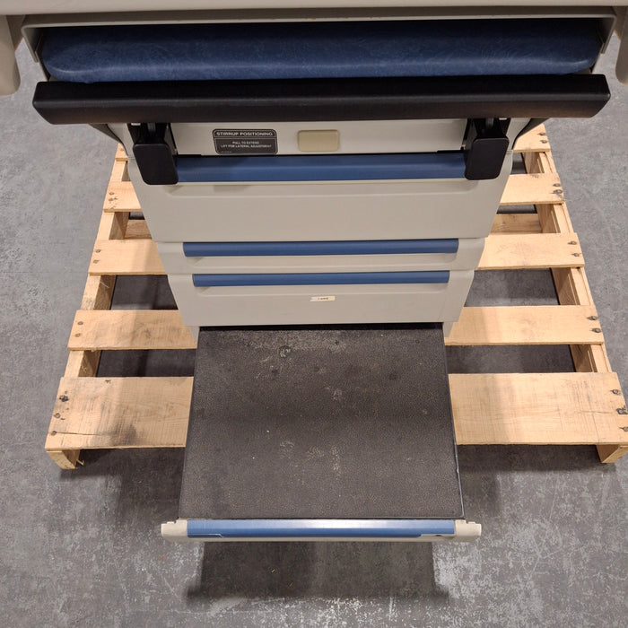 Midmark 404 Exam Table