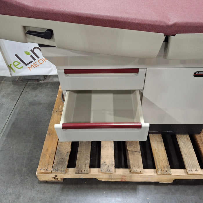 Midmark 404 Exam Table