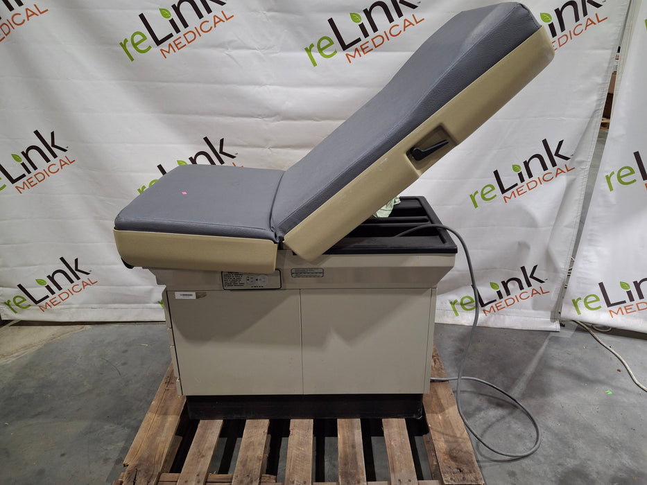 Midmark 404 Exam Table