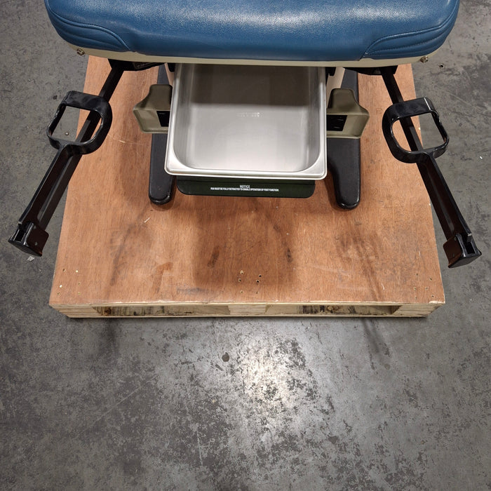 Midmark 411 Power Exam Table