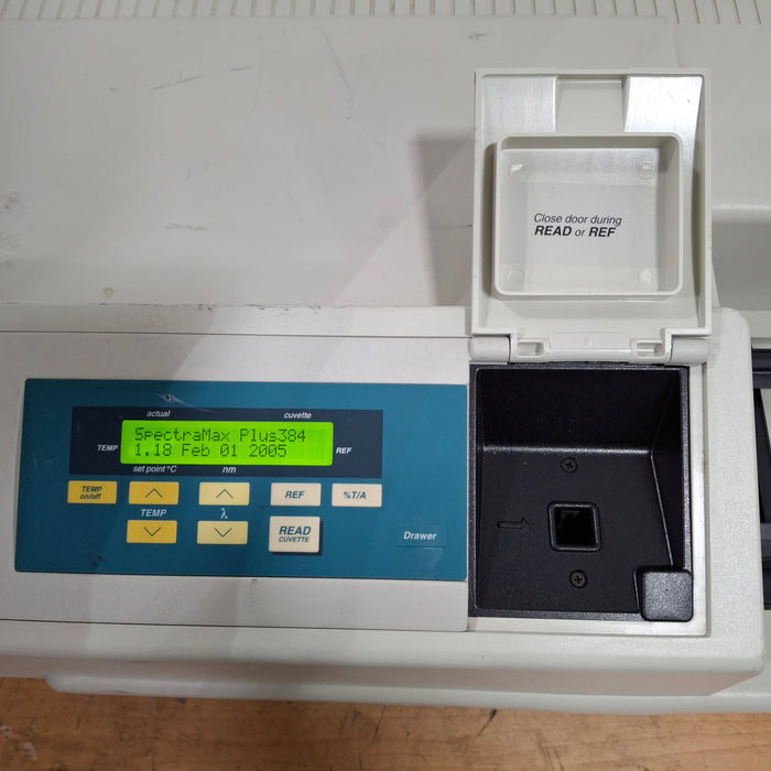 Molecular Devices SpectraMax 384 Plus Microplate Spectrophotometer