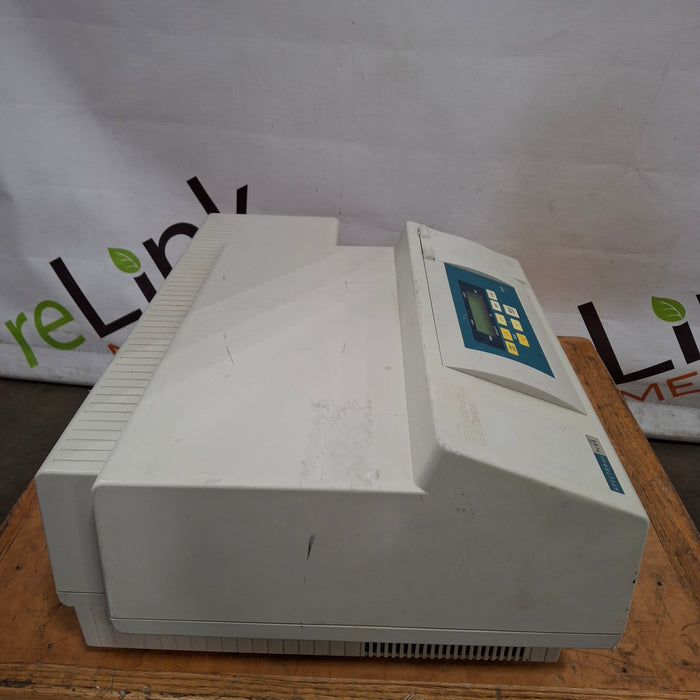 Molecular Devices SpectraMax 384 Plus Microplate Spectrophotometer