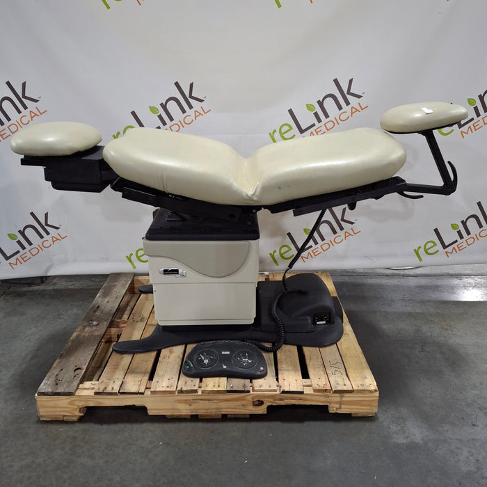 Midmark 630 Procedure Chair