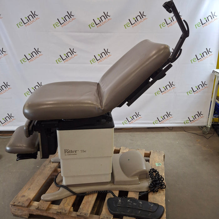 Midmark Midmark 230 Power Procedure Chair Exam Chairs / Tables reLink Medical