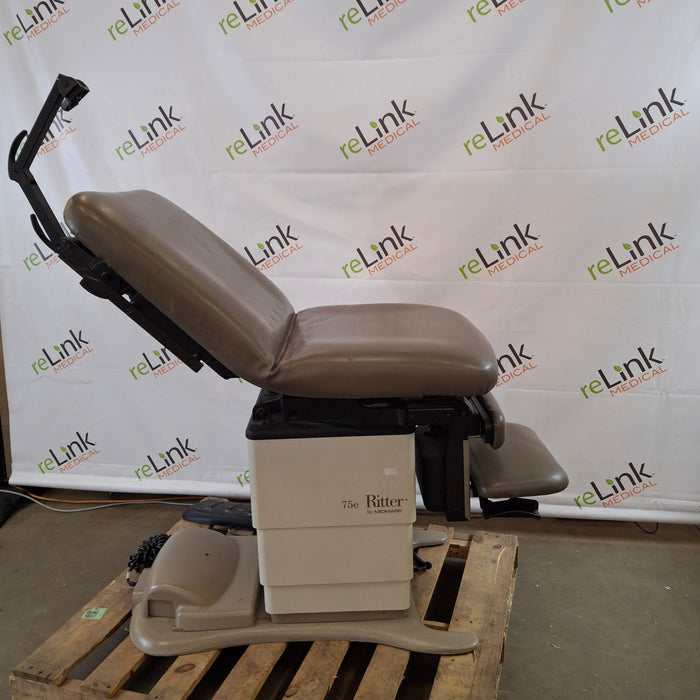 Midmark Midmark 230 Power Procedure Chair Exam Chairs / Tables reLink Medical