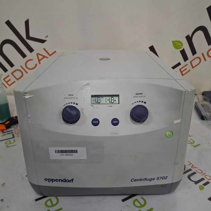 Eppendorf 5702 Bench Top Centrifuge