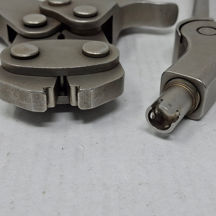 Howmedica Osteonics Corp. Howmedica Osteonics Corp. 6704-9-900 Dall-Miles Cable Grip System Surgical Instruments reLink Medical