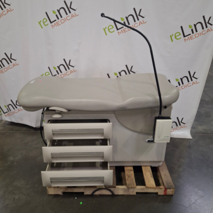Midmark Midmark 604 Manual Examination Table Exam Chairs / Tables reLink Medical