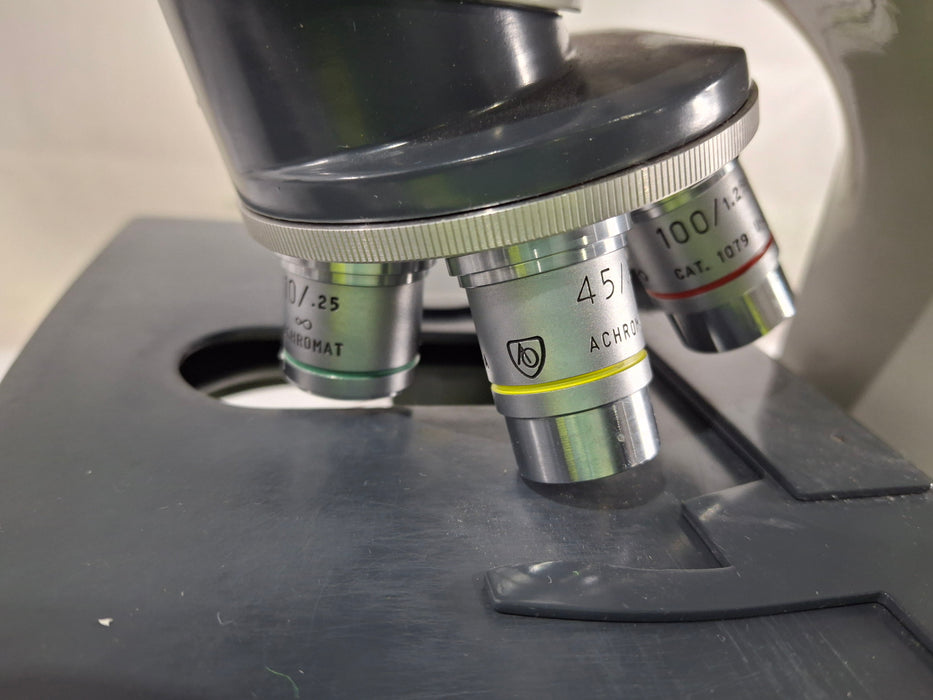 American Optical 1130 Illuminator Microscope