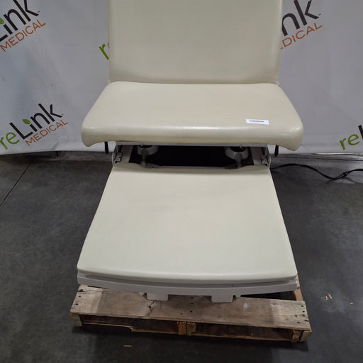 Midmark Midmark 204 Exam Table Exam Chairs / Tables reLink Medical