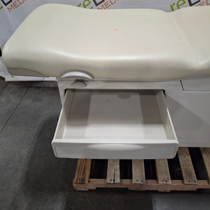 Midmark Midmark 204 Exam Table Exam Chairs / Tables reLink Medical