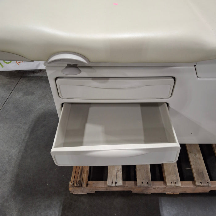 Midmark Midmark 204 Exam Table Exam Chairs / Tables reLink Medical