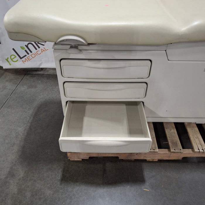 Midmark Midmark 204 Exam Table Exam Chairs / Tables reLink Medical