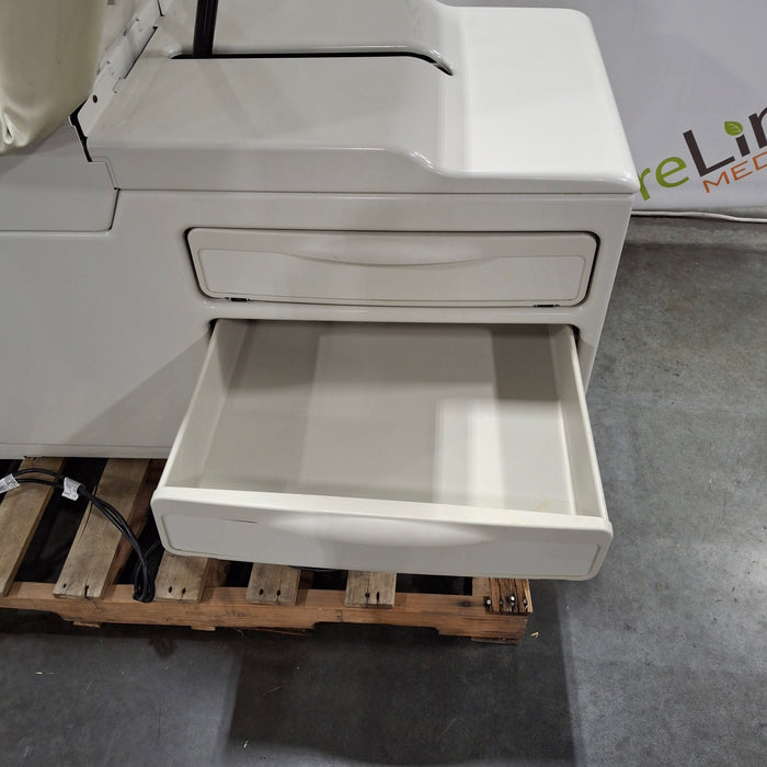 Midmark Midmark 204 Exam Table Exam Chairs / Tables reLink Medical