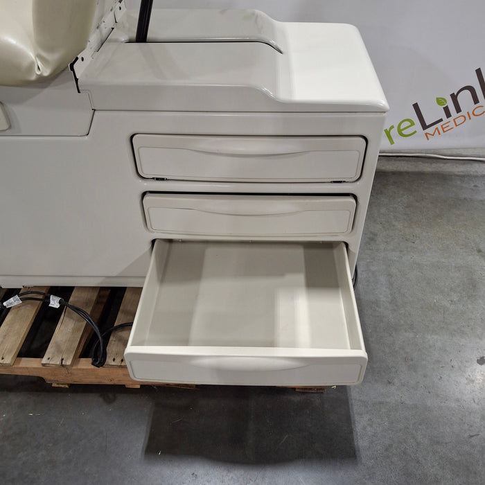 Midmark Midmark 204 Exam Table Exam Chairs / Tables reLink Medical
